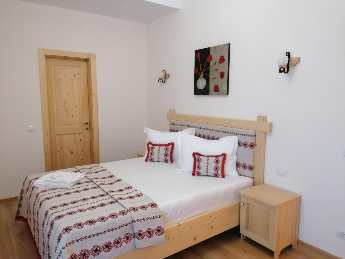 Pensiunea Casuta Din Deal Moisei Quarto foto